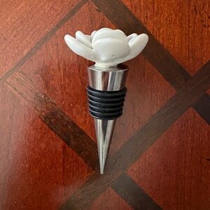 White Floral Wine Stopper